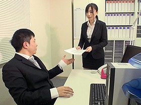 ゲス不倫！人妻とハメながら電話させたら、旦那の声を聞いて興奮したのか膣の感度が抜群に上がり、だいしゅきホールドのまま中出ししたった！ サンプル動画サムネイル